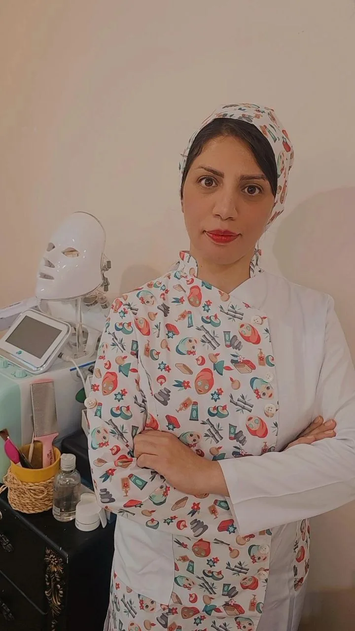 خدمات تخصصی پاکسازی و فیشال پوست و بدن