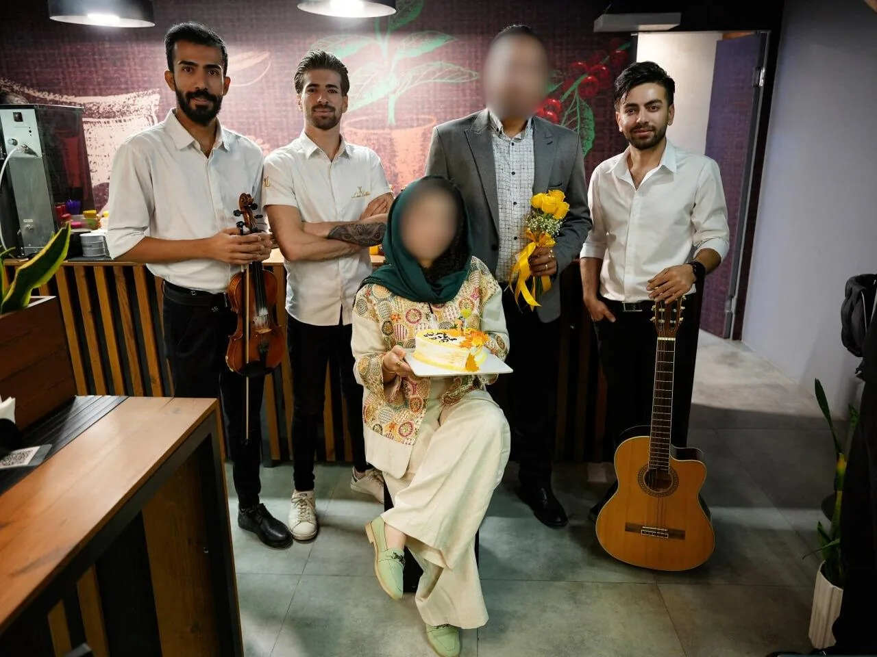 گروه موسیقی آقای سورپرایز - تصویر 2