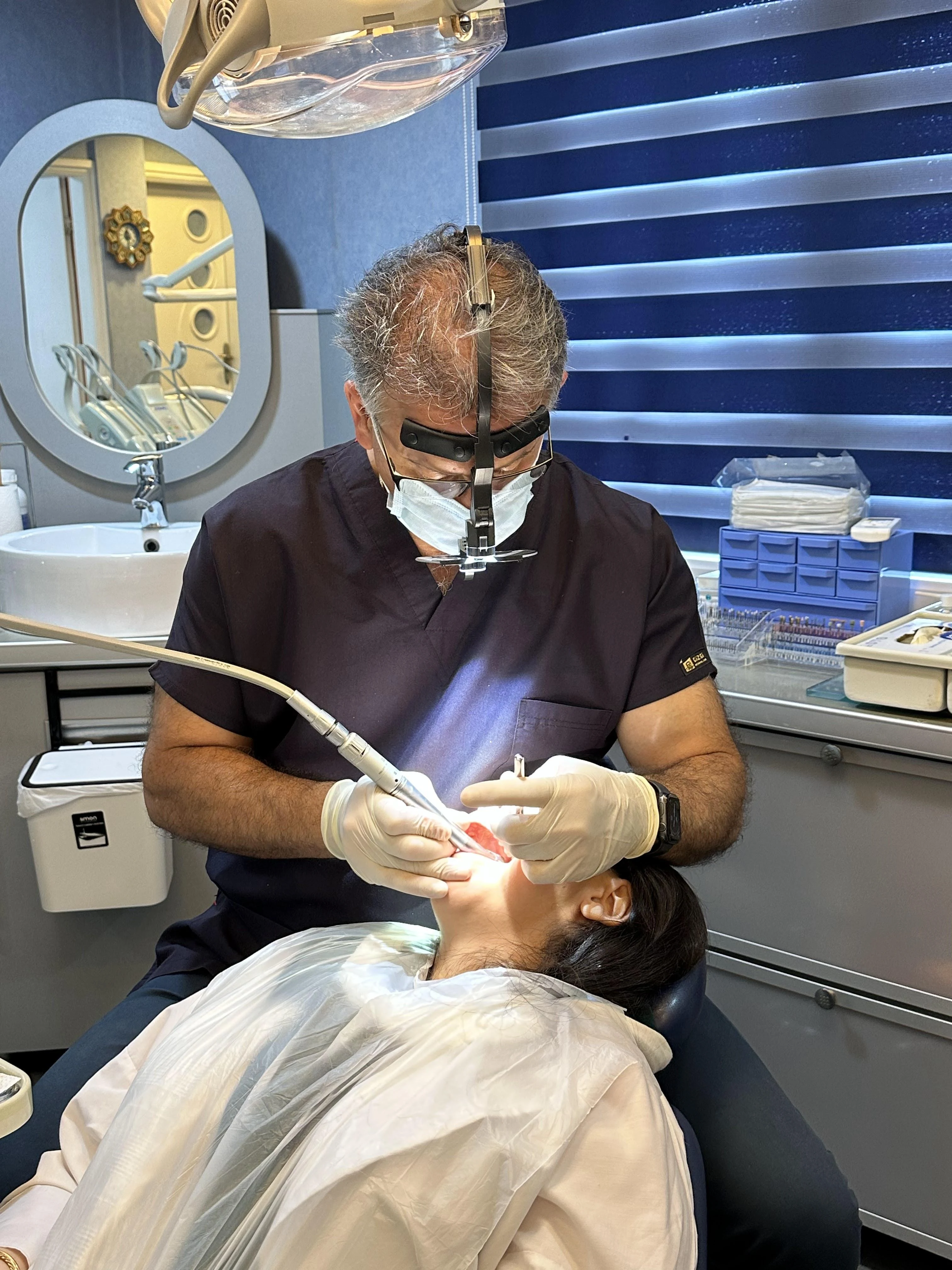 مطب دندانپزشکی دکتر علیرضا نزهتی
