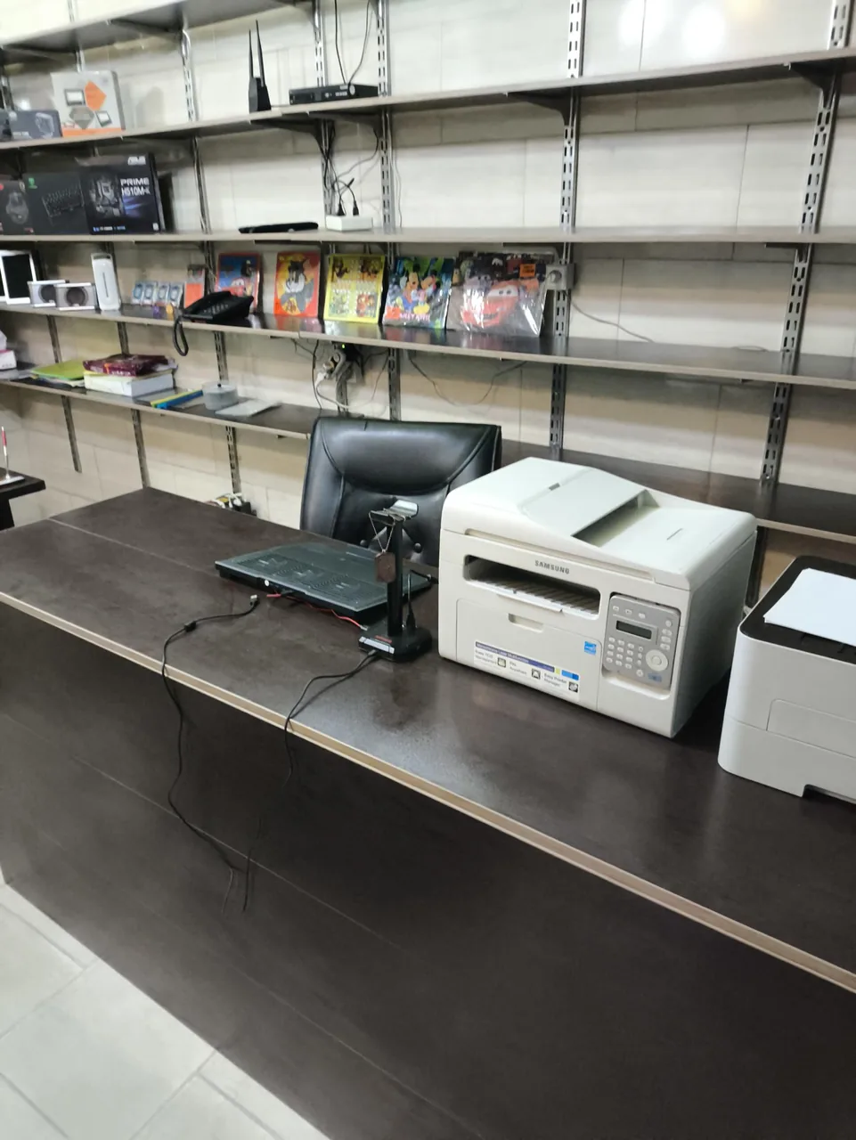 کافی نت و خدمات کامپیوتری طاها نت