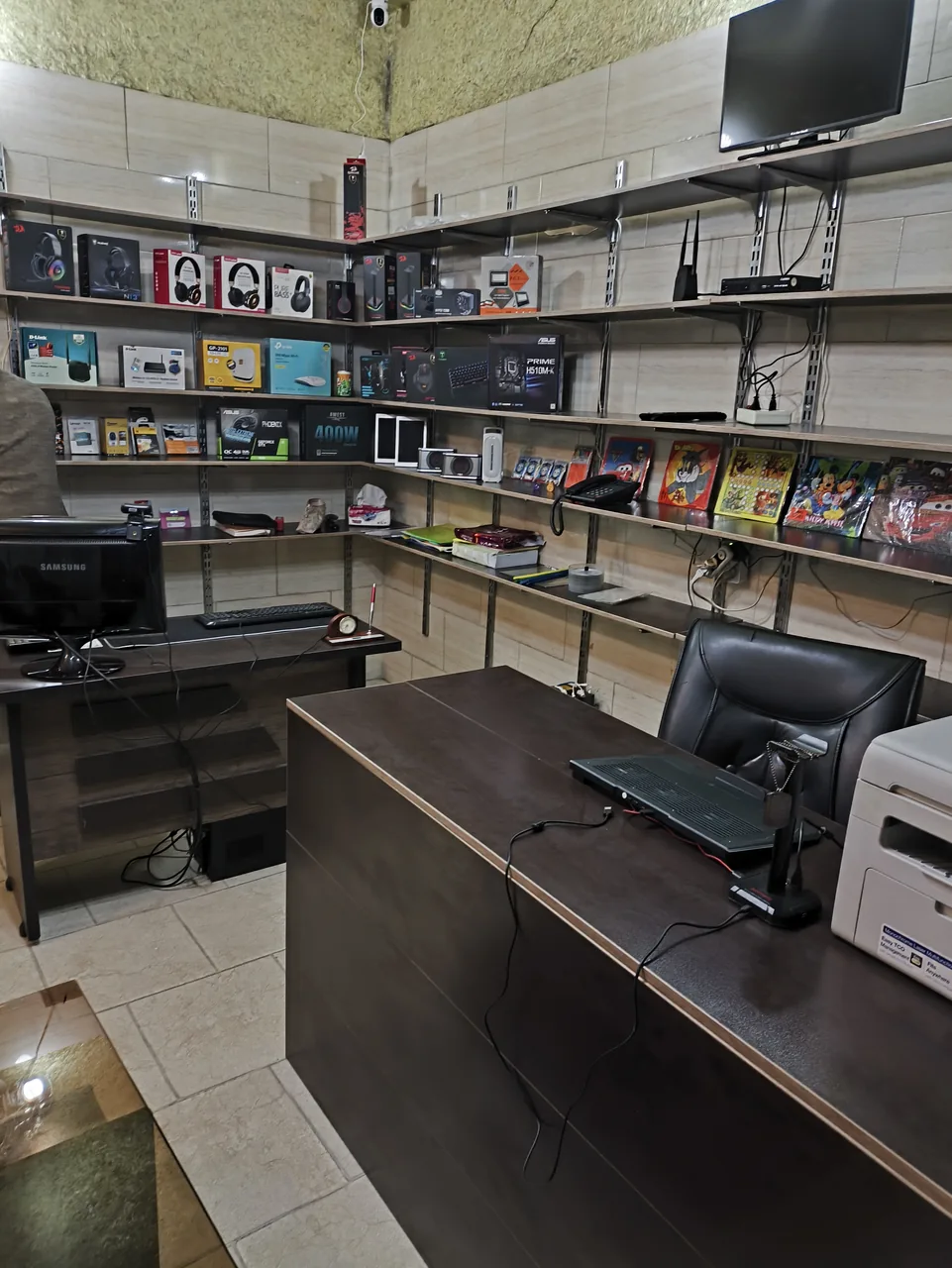 کافی نت و خدمات کامپیوتری طاها نت - تصویر 3