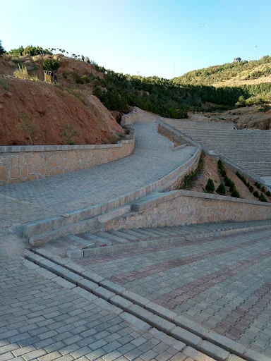 آمفی تئاتر روباز عینالی