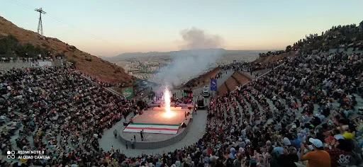 آمفی تئاتر روباز عینالی