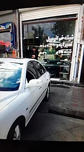 شیشه اتومبیل بابک