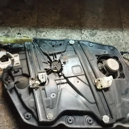 شیشه اتومبیل ستاری