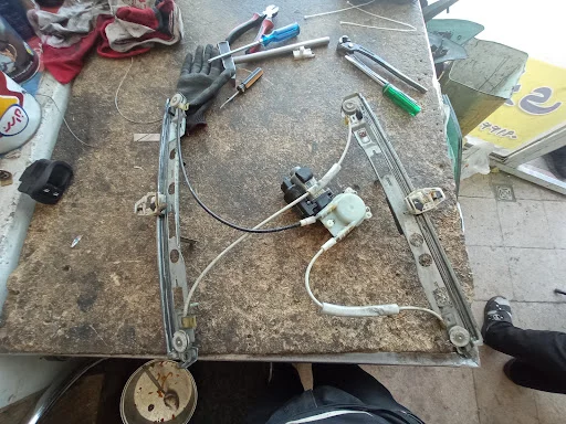 شیشه اتومبیل ستاری