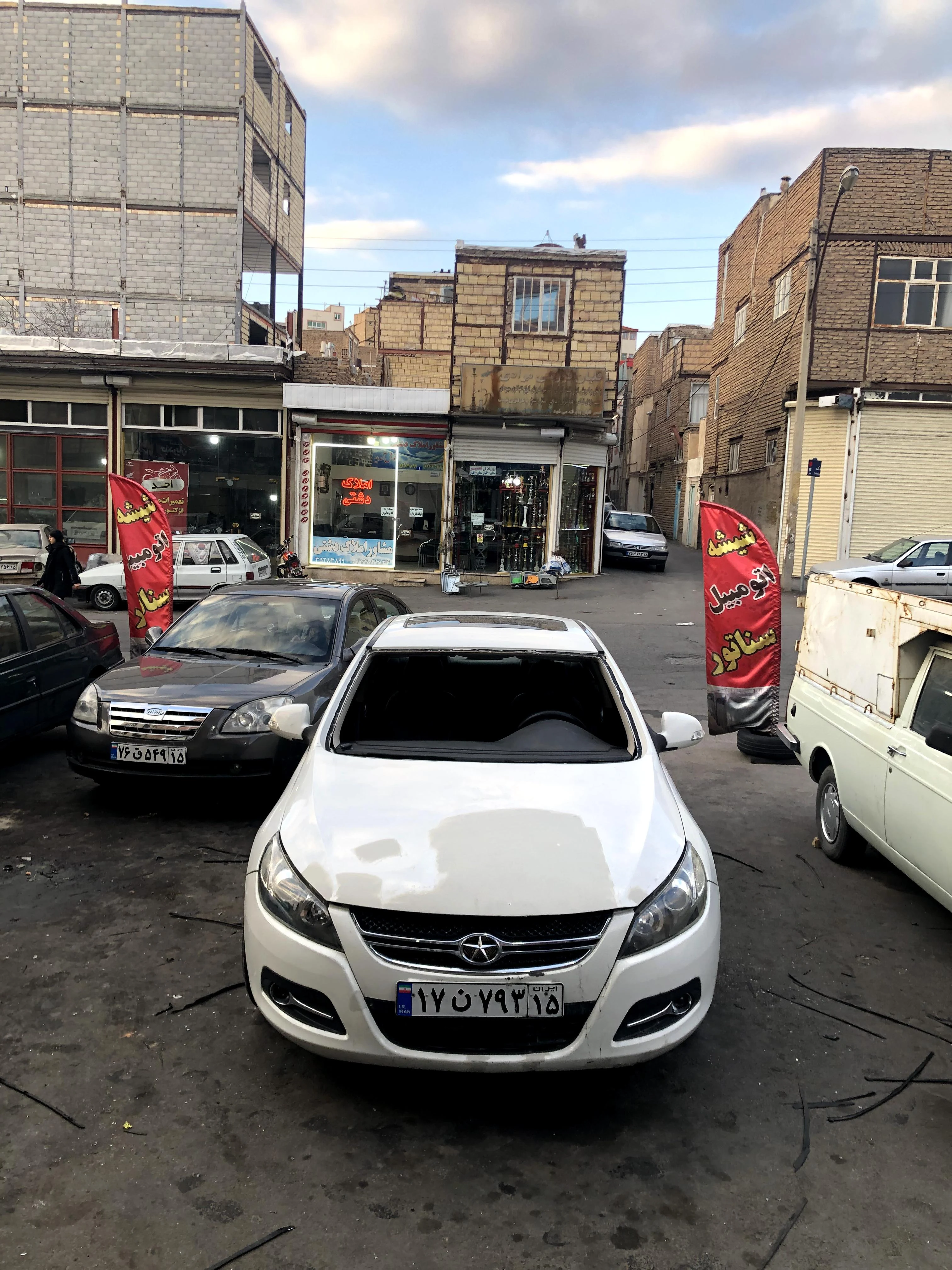 شیشه اتومبیل سناتور