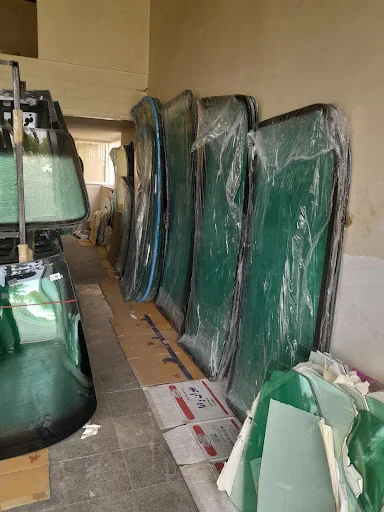 شیشه اتومبیل نوری