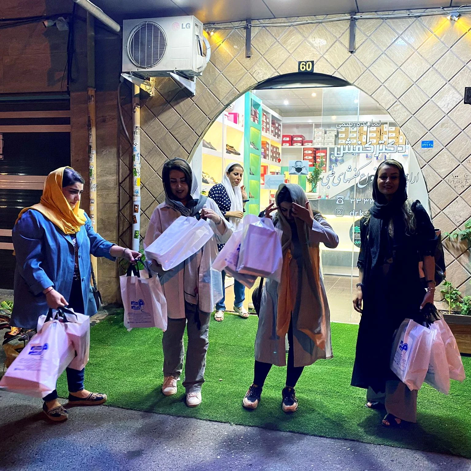 کفش طبی دکتر کفش