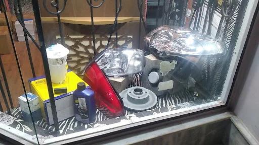 فروشگاه قطعات خودروهای گروه رنو ال۹۰ مارکت تبریز