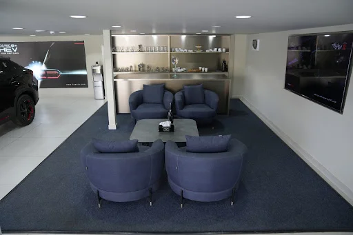 نمایندگی فونیکس ۴۸۳ نصیراللهی - خرید و فروش خودرو در تبریز