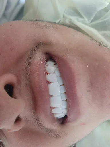 مرکز دندانپزشکی دکتر پریسا پرکار