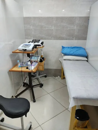 فیزیوتراپی و توانبخشی حکیم