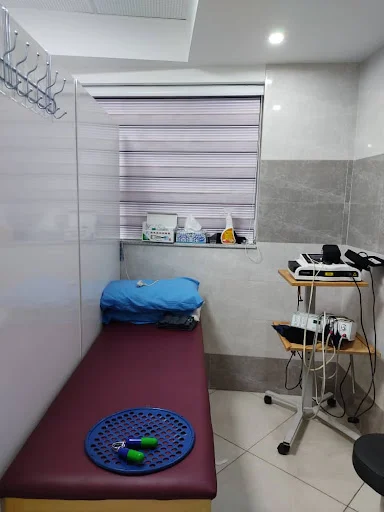 فیزیوتراپی و توانبخشی حکیم