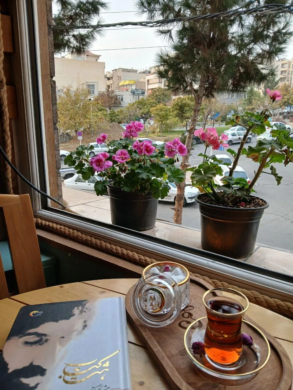 کافه لونا - تصویر 2