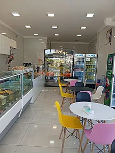 کافه بستنی خانم جان