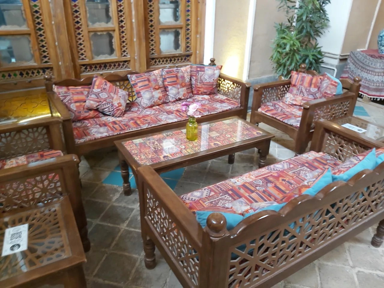 کافه هیچ - تصویر 2