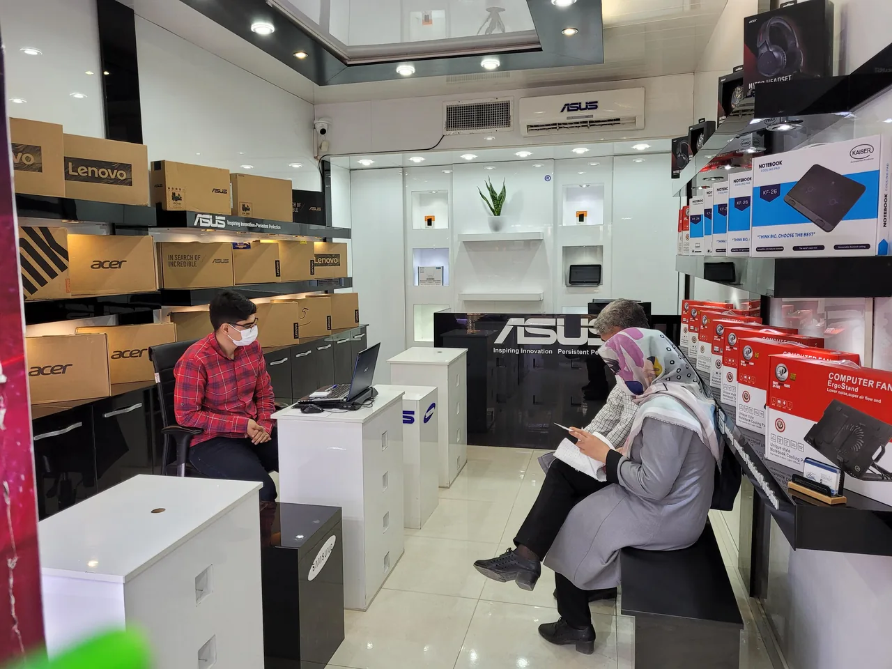 فروشگاه نوت بوک آبی راگنو - تصویر 2