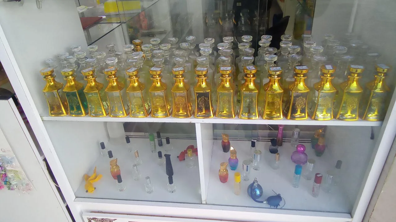 عطر و ادکلن و آرایشی پارمیس و پانیسا - تصویر 3