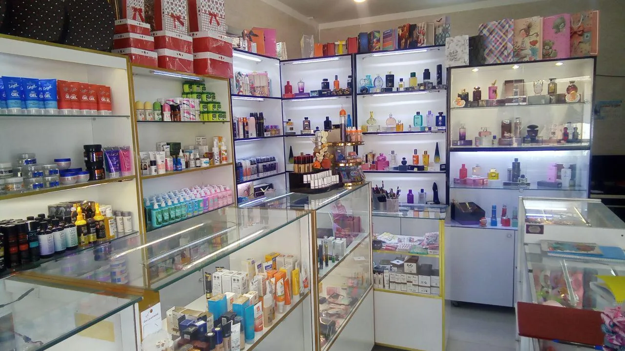 عطر و ادکلن و آرایشی پارمیس و پانیسا - تصویر 4