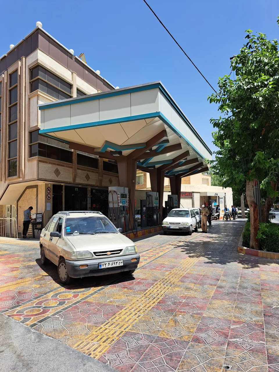 جایگاه سوخت خادمی - تصویر 2