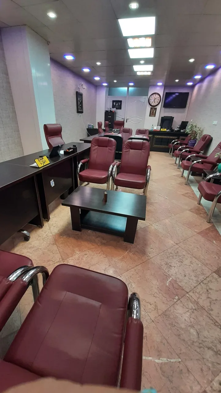 مشاورین املاک پرچین 4