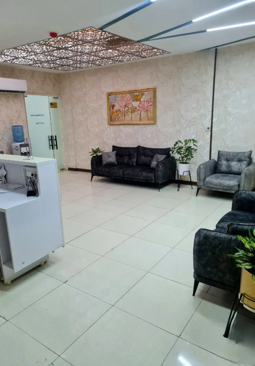 کلینیک زیبایی پوست و مو دکتر احمدی - تصویر 2