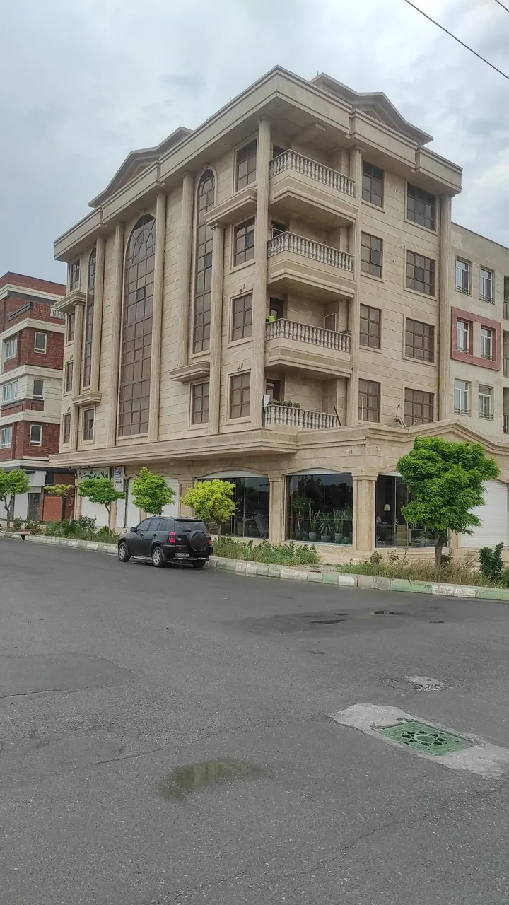 مشاورین املاک سناتور
