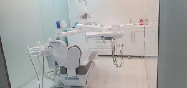 کلینیک دندانپزشکی دکتر جم
