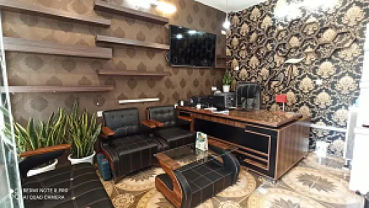مشاورین املاک آویژه