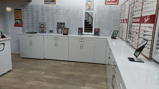 (اپتومتریست سعید مقتدر)مرکز اپتومتری و معاینه چشم