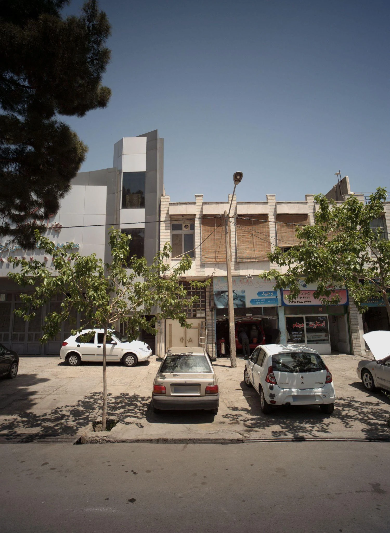 شستشوی داخل اتومبیل وحید - تصویر 2