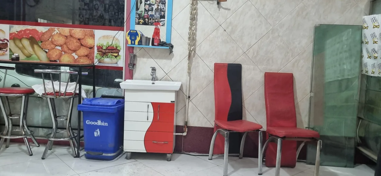 فست فود سرخ آبی