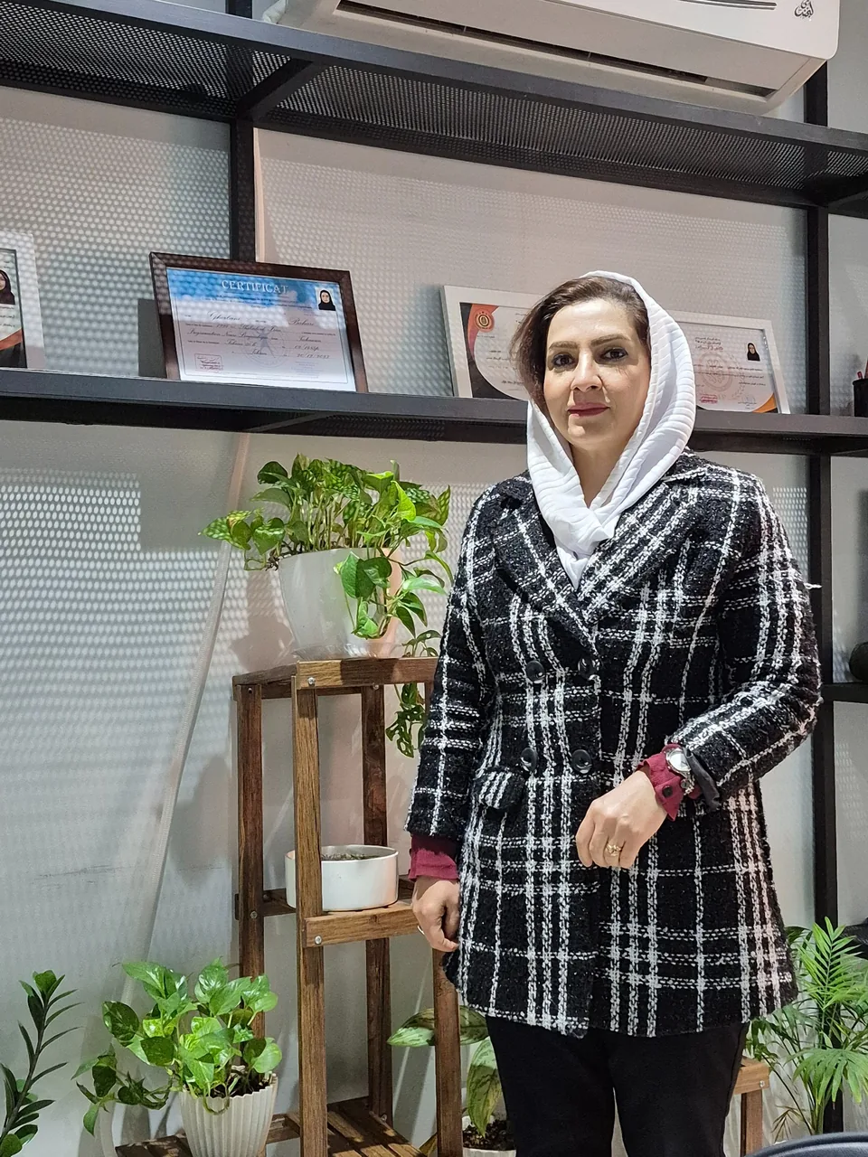 کلینیک   ققنوس .. دکتر مهناز تقی زاده - تصویر 3