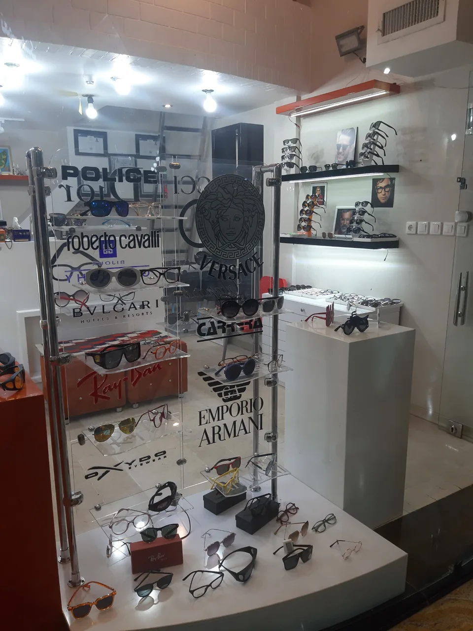 عینک سازی بینا اپتیک طاها - تصویر 3