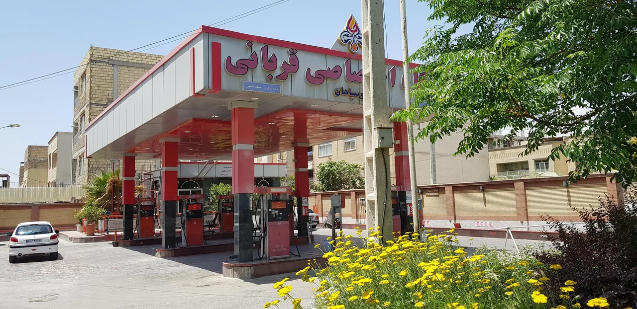 پمپ بنزین قربانی - تصویر 3