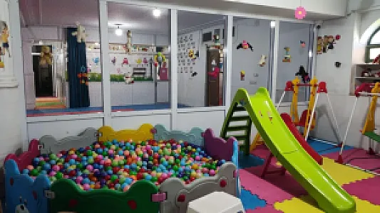 مهدکودک و پیش دبستانی فرشته ها