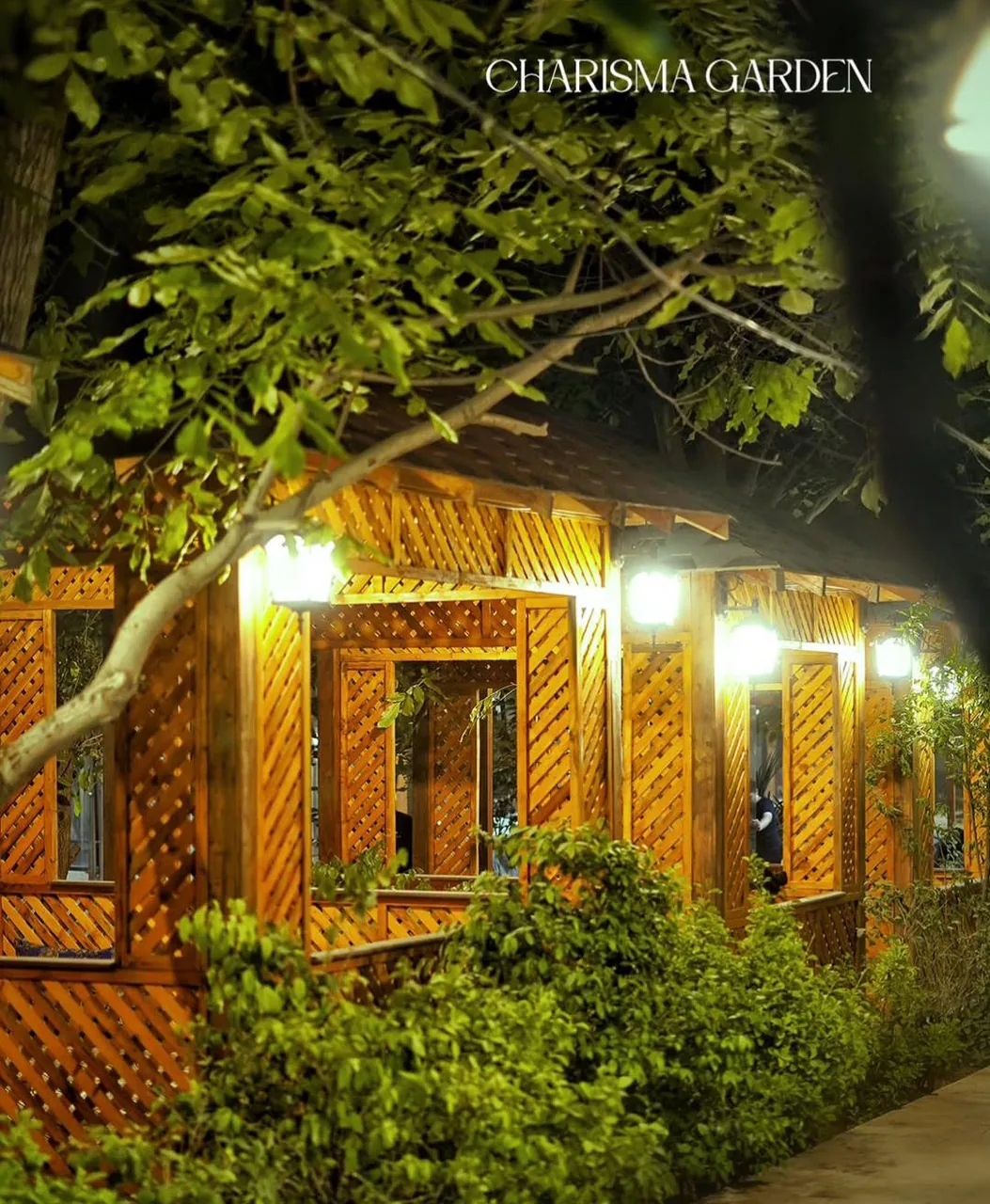 باغ رستوران کاریزما