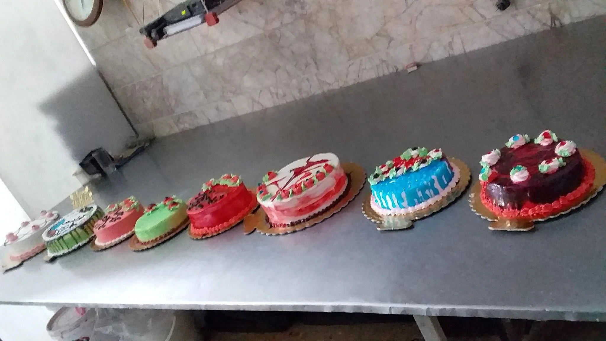 قنادی و شیرینی سرای آذری