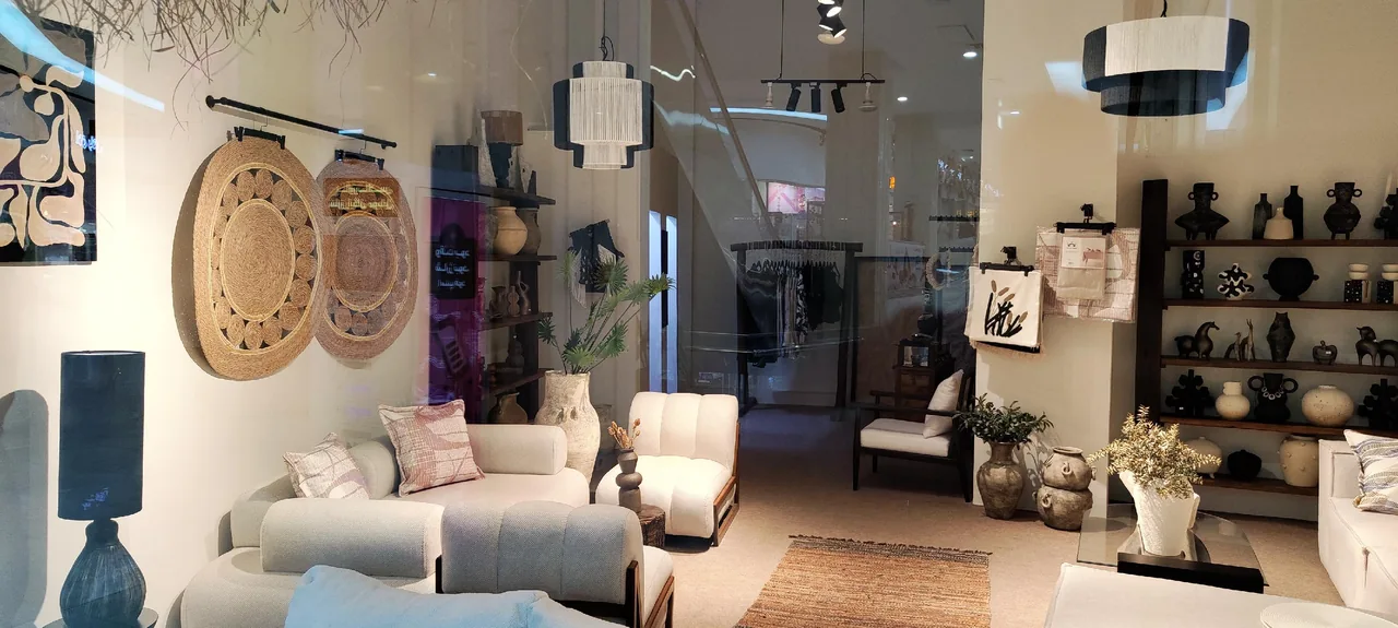 مبلمان و اکسسوری کالیدا
