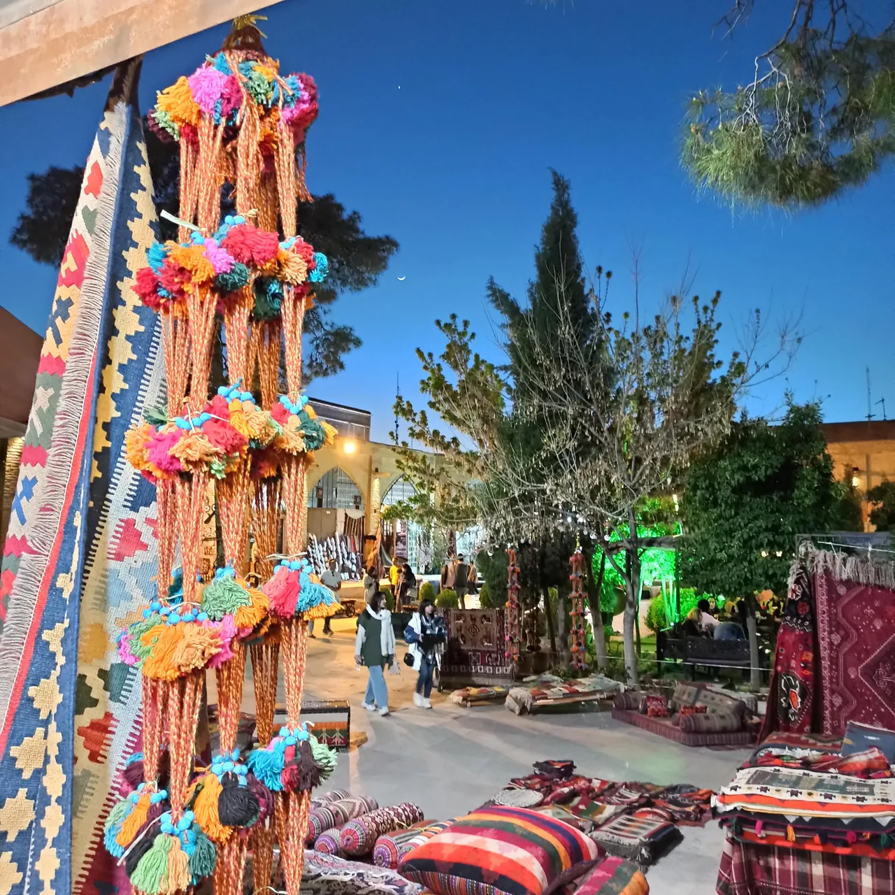 فرش آنتیک - تصویر 3