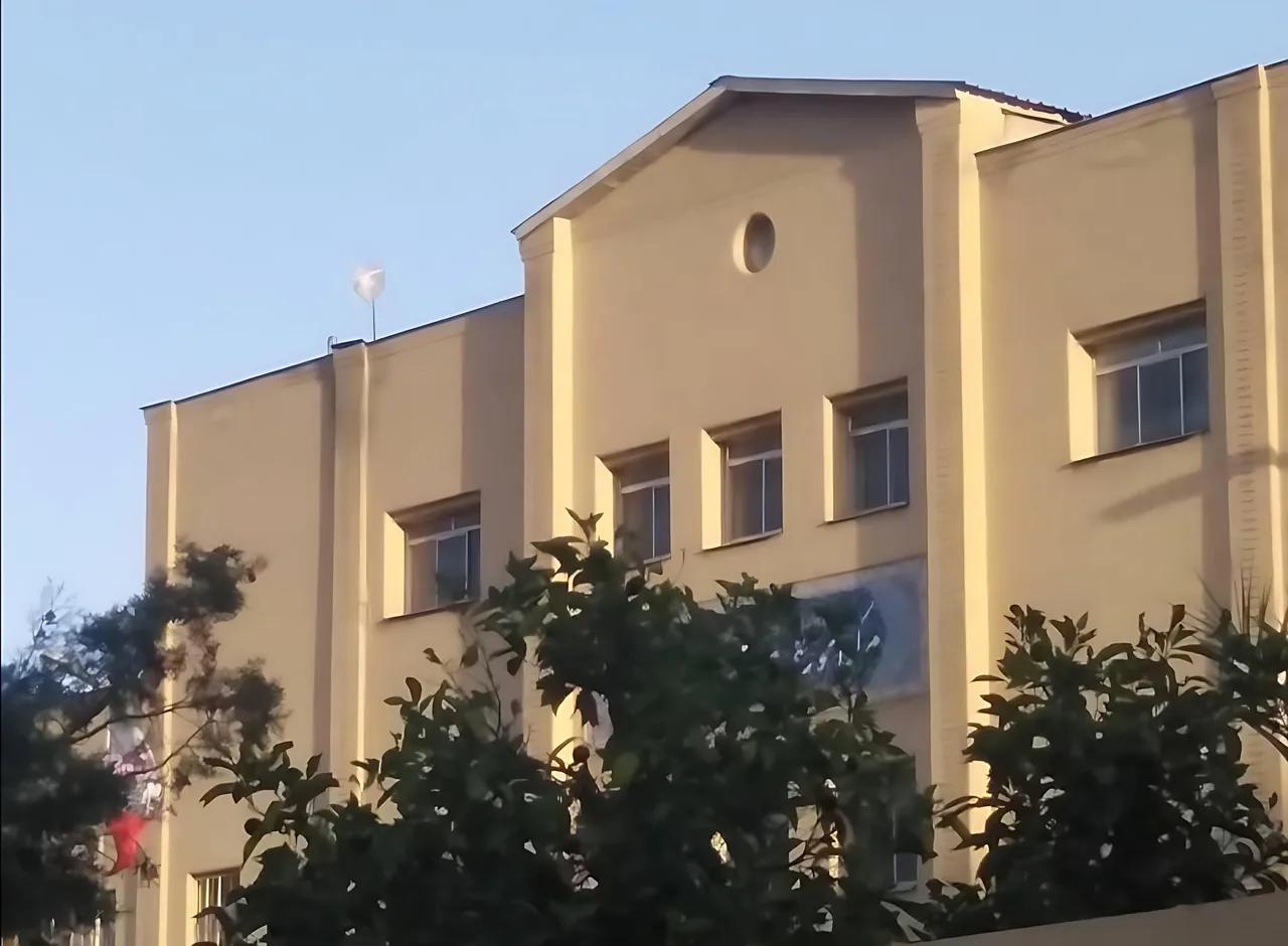دبیرستان استعداد های درخشان شهید دستغیب ۱ - تصویر 3