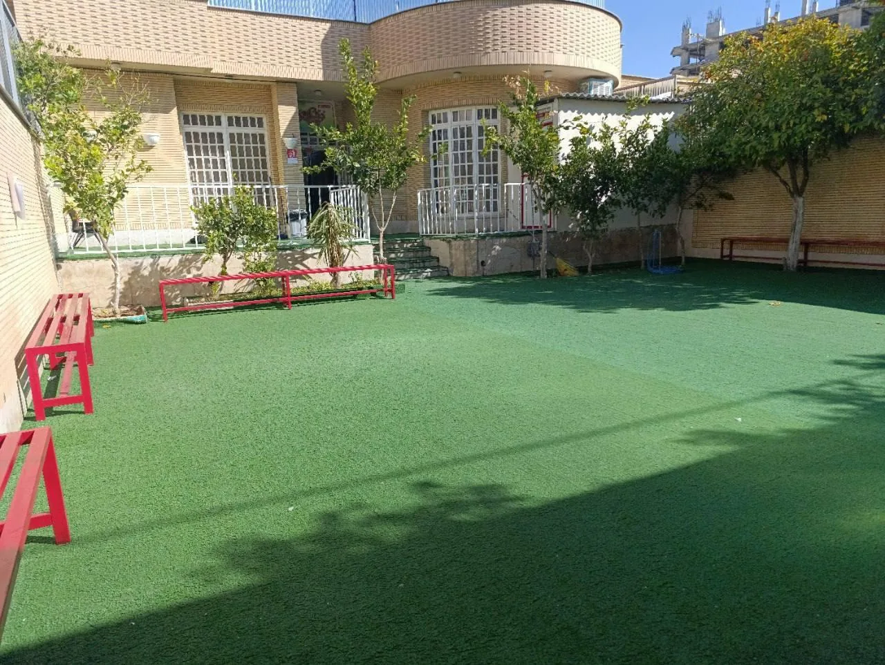 دبیرستان پسرانه پرتو علوی متوسطه اول