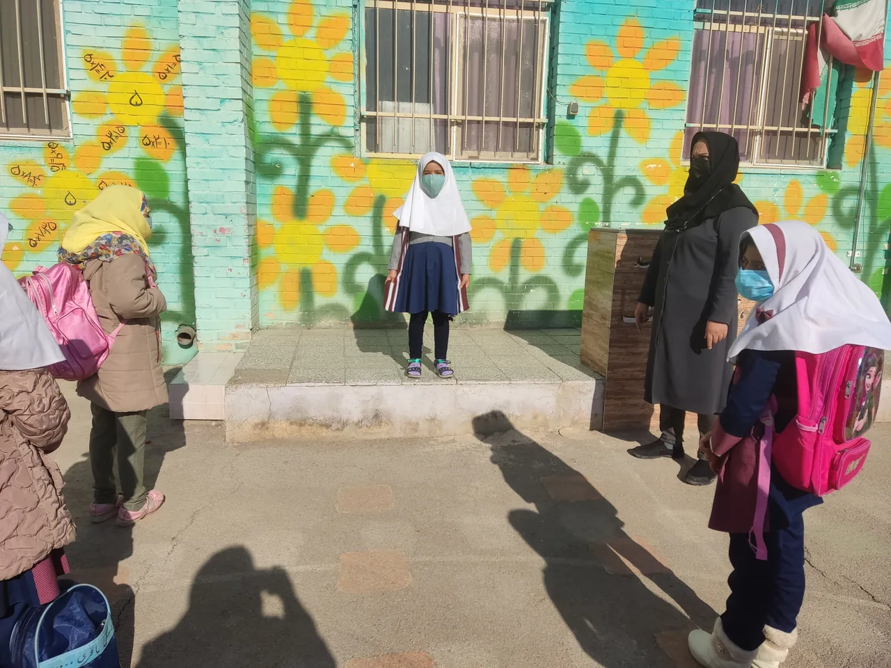 دبستان دخترانه دولتی شهدای رهنان - تصویر 2