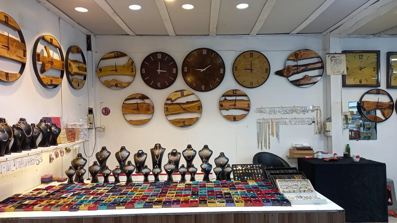بدلیجات و ساعت گوزل - تصویر 2
