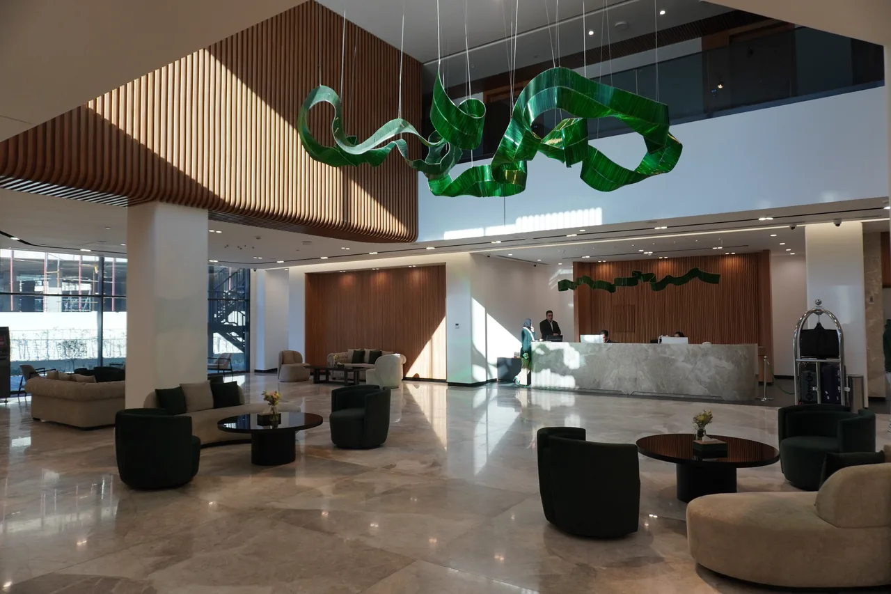 هتل سیزنز (Seasons Hotel) - تصویر 2