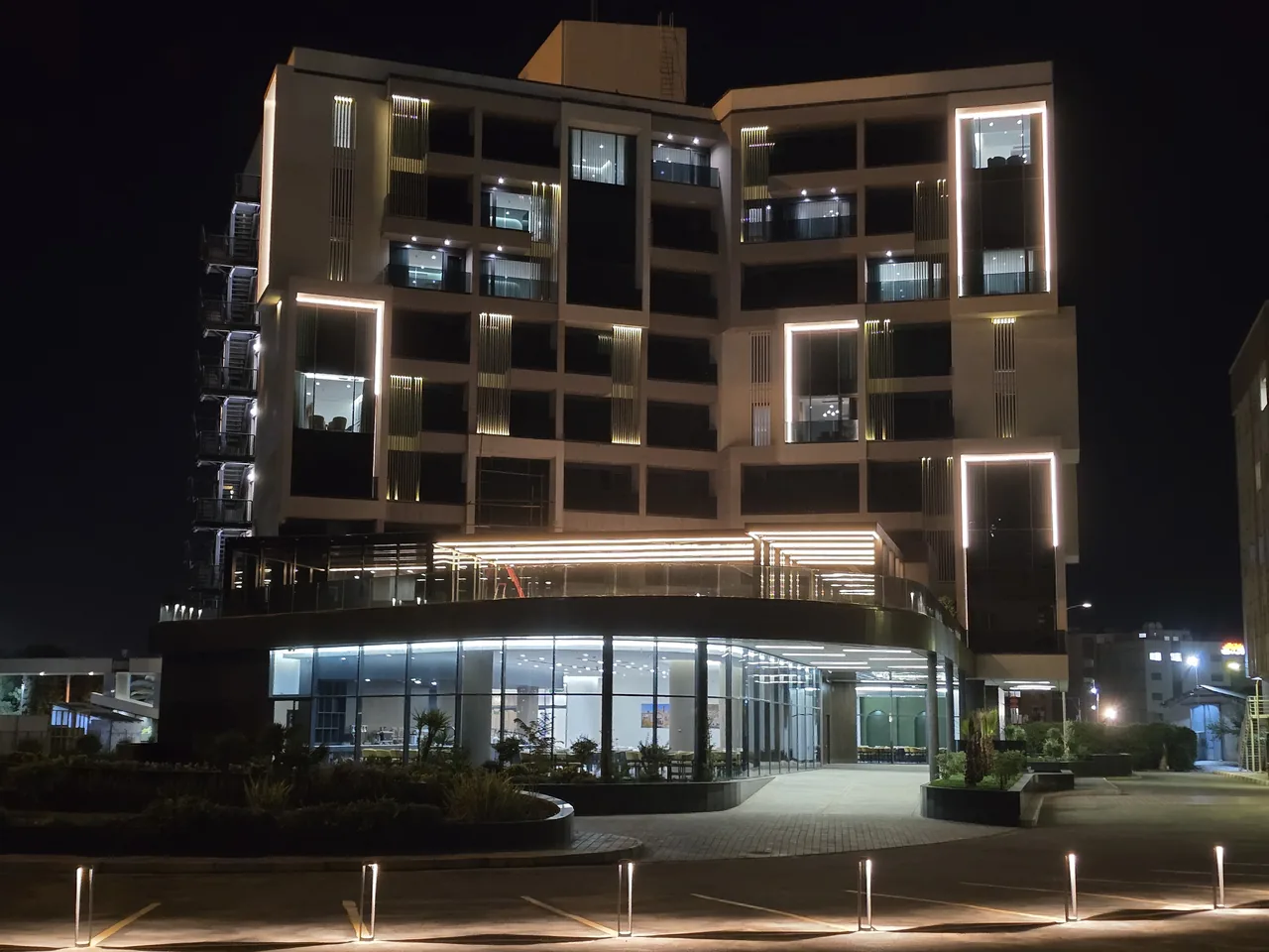 هتل سیزنز (Seasons Hotel) - تصویر 6