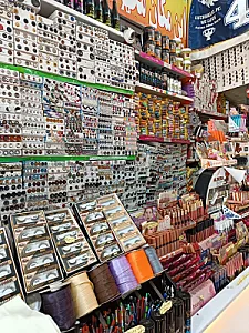 فروشگاه لوازم آرایشی و بهداشتی شهاب
