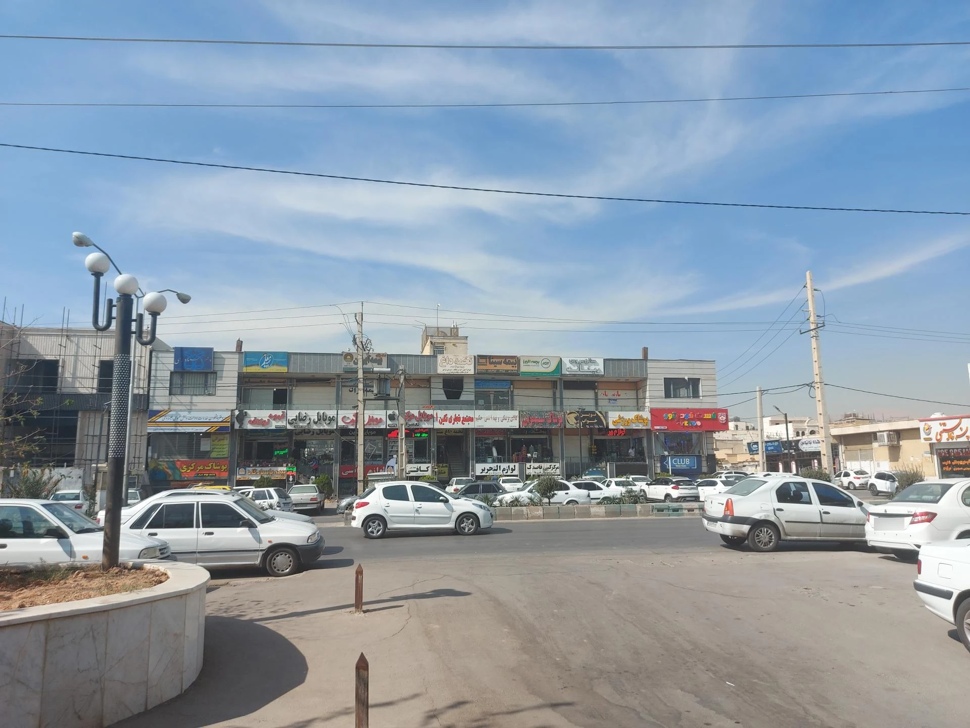 دوسرو ربات عادل آباد - مرکز خرید و پاساژ در شیراز - تصویر 4