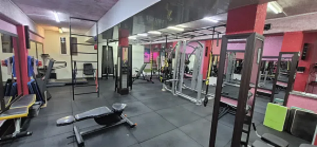 باشگاه ورزشی تندرست(فانکشنال،بدنسازی خصوصی،ایکس بادی<ems>،ورزش سالمندان)